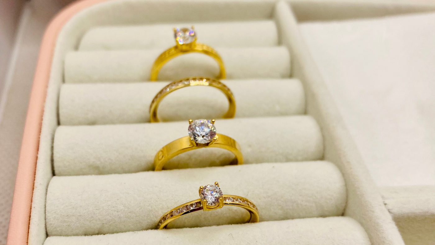 Can You Change a Yellow Gold Ring to White Gold? – Pineforest Jewelry
