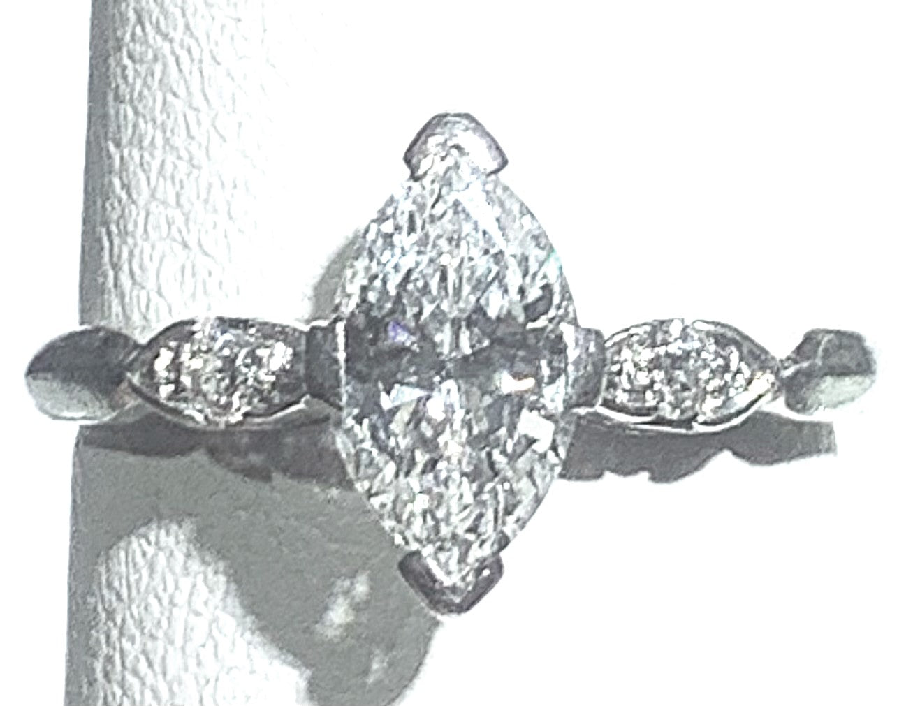Plat 0.83ctTW Diamond Engagement Ring