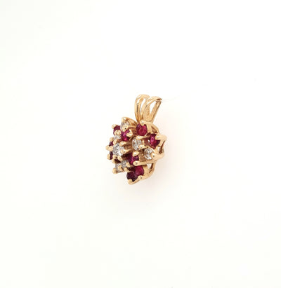 14K Yellow Gold Diamond & Ruby Cluster Pendant with approx 0.17ctTW of H-I/SI2-I1 Diamonds 1.5g