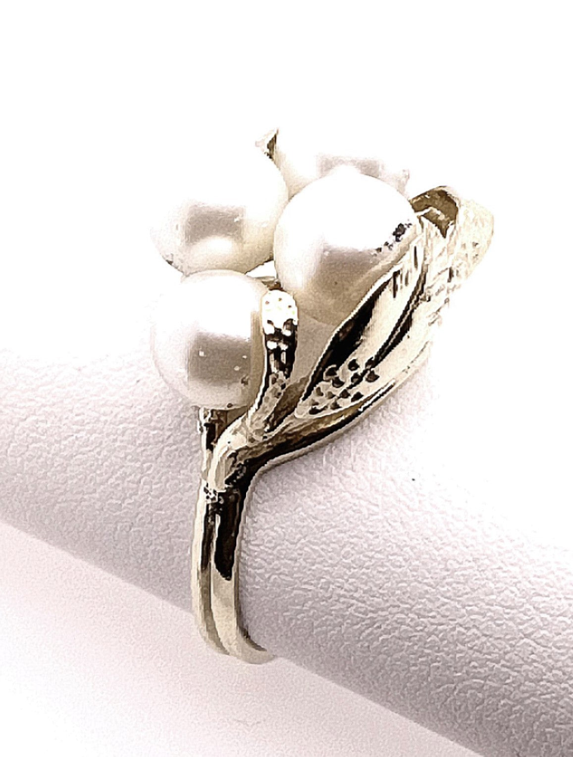 14KY Pearl and Leaf Fashion Ring