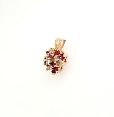 14K Yellow Gold Diamond & Ruby Cluster Pendant with approx 0.17ctTW of H-I/SI2-I1 Diamonds 1.5g