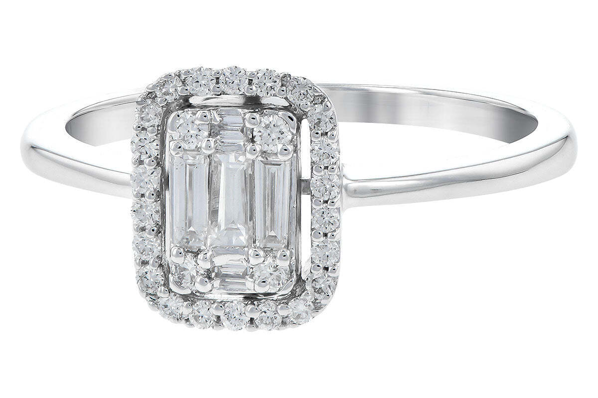 14K White Gold Emerald-Shape Cluster Diamond Engagement Ring (Size 7)