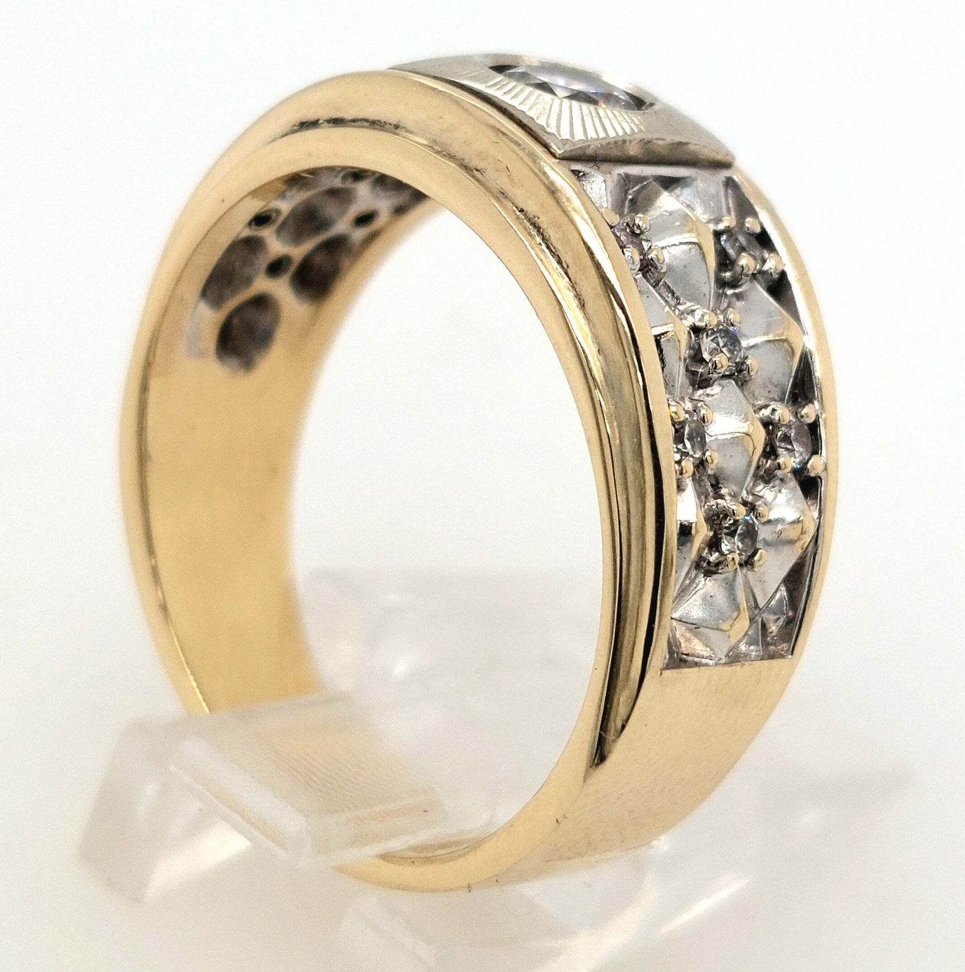 14K Yellow Gold Gent's Diamond Fashion Ring w/ approx 0.40ct RBC center and 0.46ctTW H-I/SI2 Size:9.5 Gram Weig