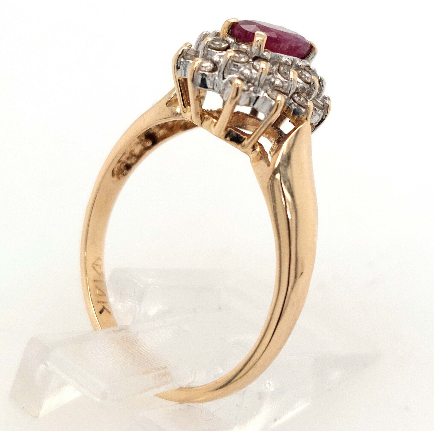 14K Yellow Gold Oval Ruby 4x6mm & Diamond Fashion Ring w/ approx 0.24ctTW H-I/SI2-I1 Size:7 Gram Weight:2.5g