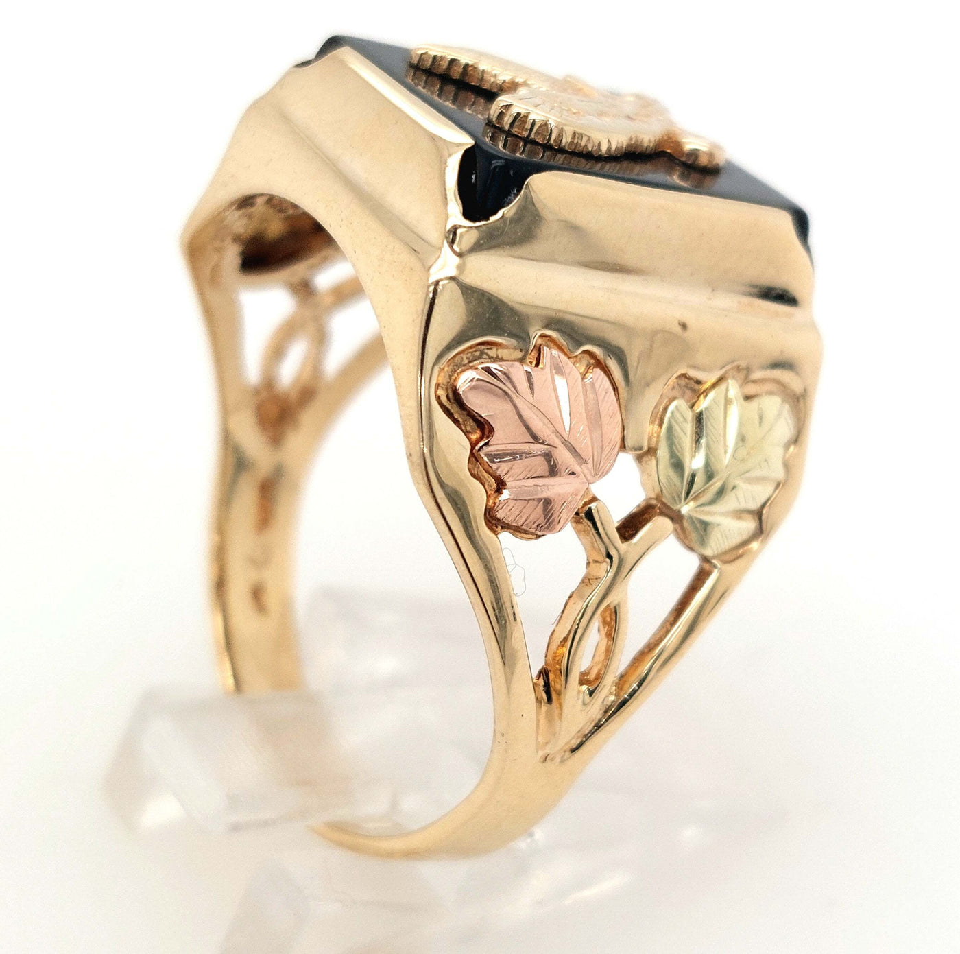 10K Yellow Gold Black Onyx w/ Eagle in Flight Fashion Ring Size:12 Gram Weight:7.5g