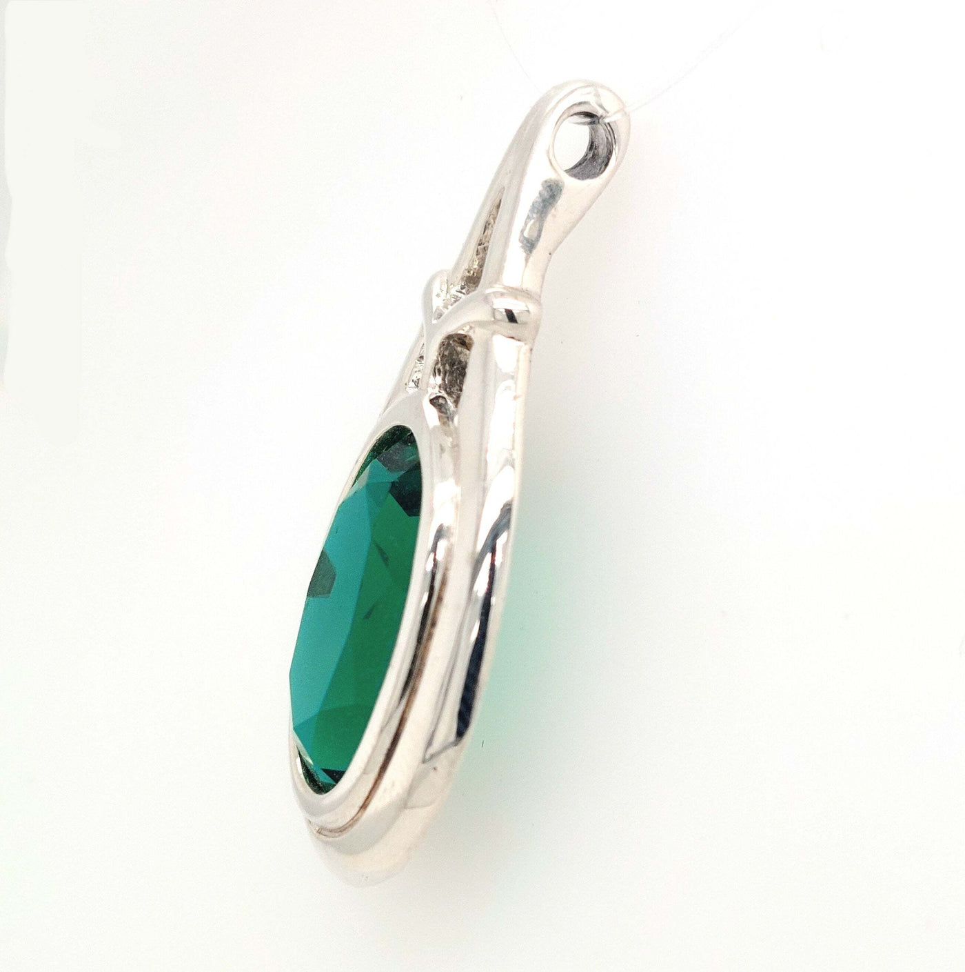 SS Oval Simulated Emerald Pendant 18x13mm Gram Weight:7.3g