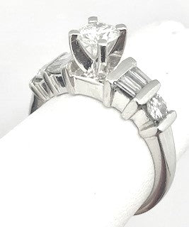 Platinum Round Diamond Engagement Ring Size:4.5