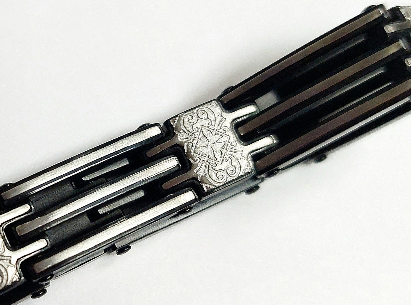 Black IP Stainless Steel Link Bracelet with Stainless Steel Florentine Patterned Hinges