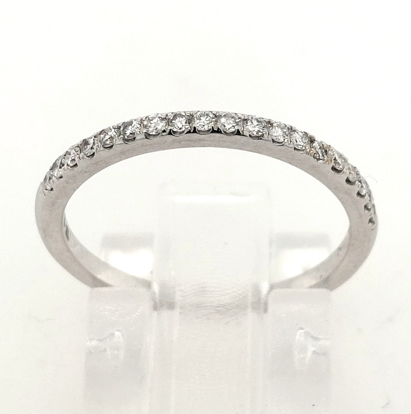 18KW Diamond Wedding Band
