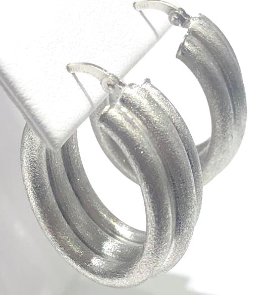 14K White Gold Oval Textured Hoop Earring Pair