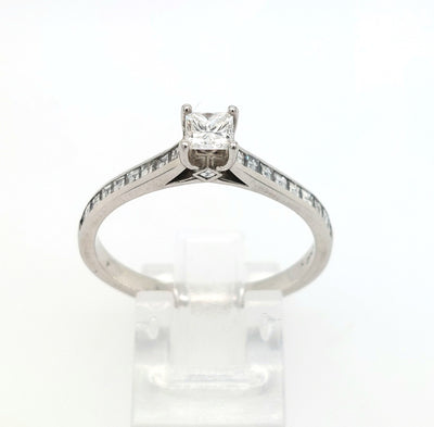 Platinum Wed Set: Engagement Ring: 1.45ctTW of H-I/SI1 diamonds, .25ct center, 1.20 side diamonds. Size: 11½