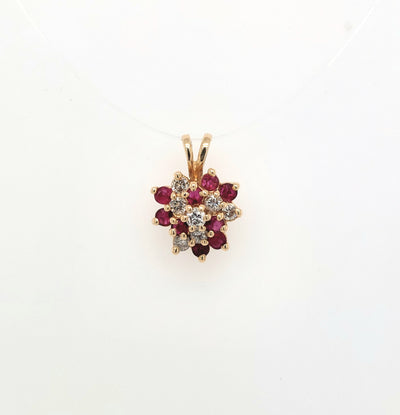 14K Yellow Gold Diamond & Ruby Cluster Pendant with approx 0.17ctTW of H-I/SI2-I1 Diamonds 1.5g