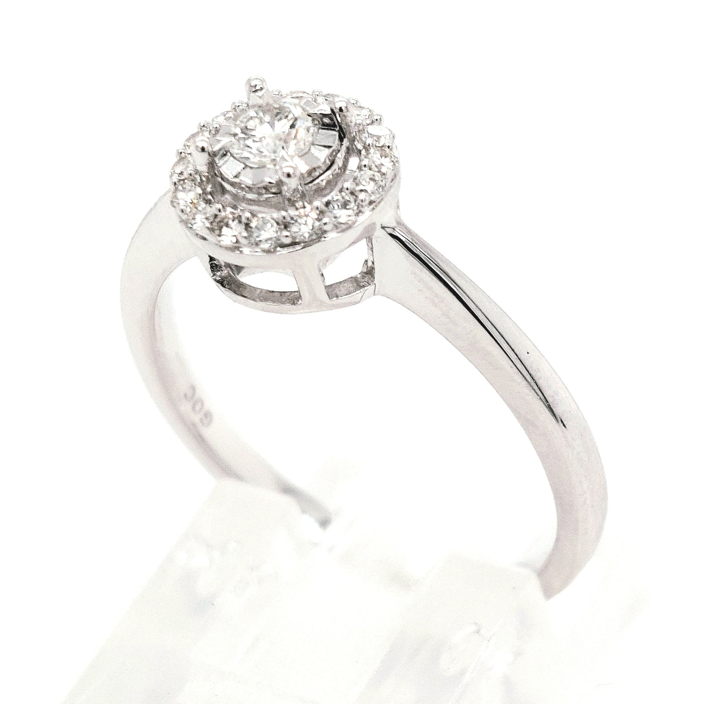 14KW 0.25ctTW Diamond Halo Ring (Size 7)